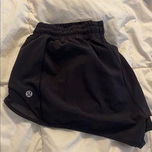 Lululemon Hotty hot shorts 2.5